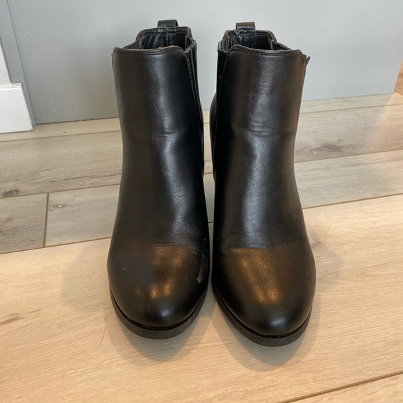 Black Boots - Picture 2 of 4